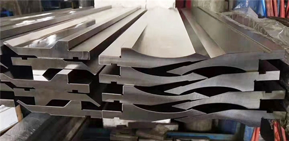 湖北客戶訂購折彎機模具 